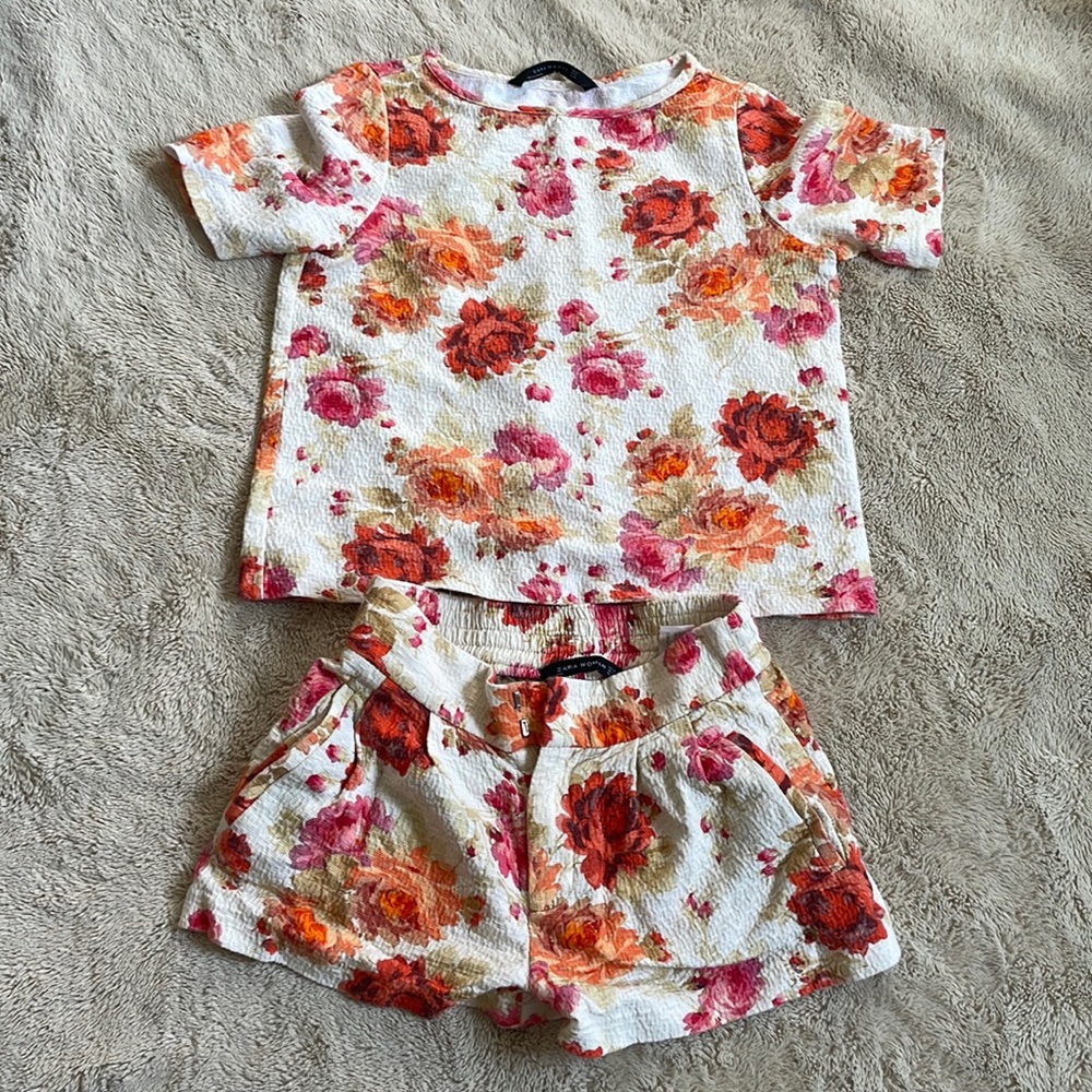 zara floral set blouse(s) with shorts(xs)
